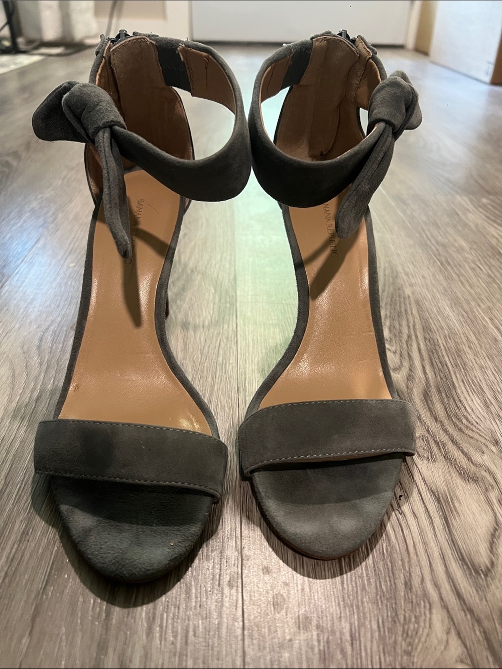 BANANA REPUBLIC Gray Suede Women's Sandals